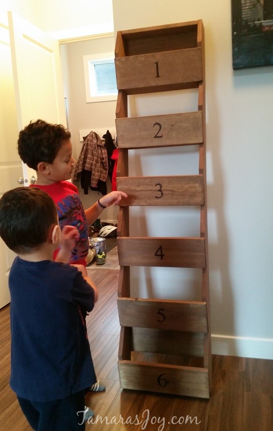 Easy DIY Mitten Storage helps us stay organized ⋆ Tamara's Joy