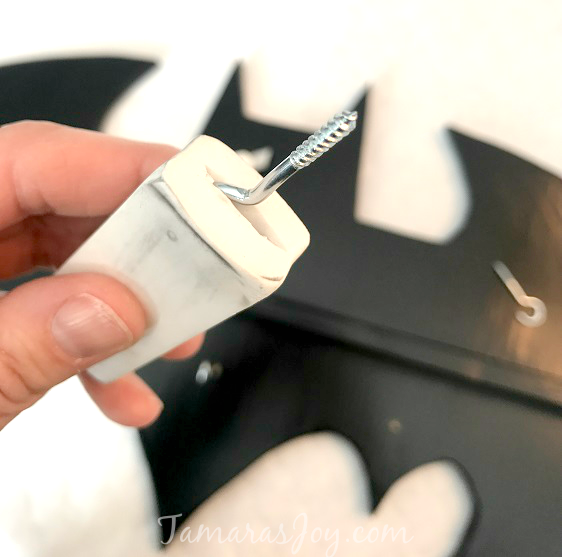 How to easily install a screw hook ⋆ Tamara's Joy