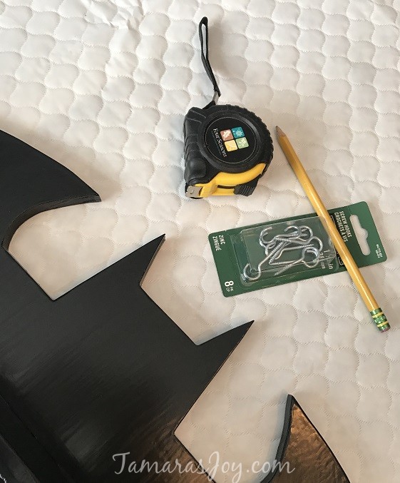 How to easily install a screw hook Tamara's Joy