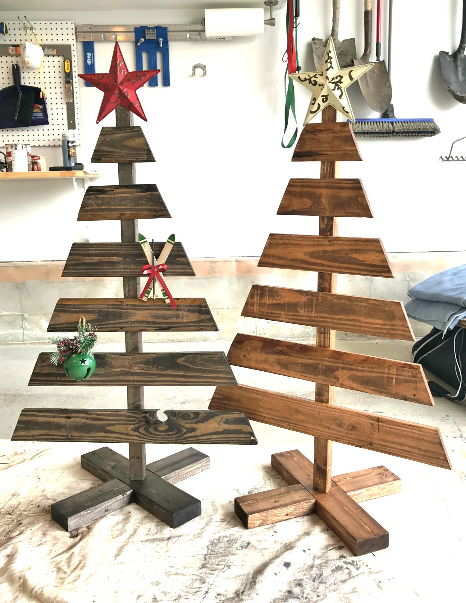 DIY Advent Calendar Tree made from a Pallet! ⋆ Tamara's Joy